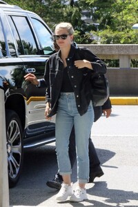 lili-reinhart-in-travel-outfit-vancouver-airport-07-27-2019-6.jpg