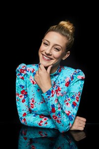 lili-reinhart-sdcc-portraits-for-elle-magazine-2019-11.jpg