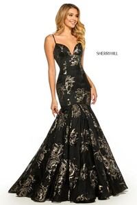 sherrihill-52951-blackgold-dress-2.jpg-600.thumb.jpg.68464f02f886ac81d0c3474d1299a536.jpg