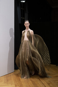 van-herpen-hc-bks-m-rf19-7122.thumb.jpg.b286cdebd3b6d3e72496336b3cd699eb.jpg