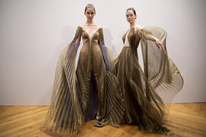 van-herpen-hc-bks-m-rf19-7342.thumb.jpg.862ce4583f4947d05ff449cb90371ae5.jpg