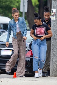 zendaya-with-her-brother-austin-at-the-granville-restaurant-in-burbank-07-25-2019-2.jpg