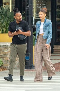 zendaya-with-her-brother-austin-at-the-granville-restaurant-in-burbank-07-25-2019-9.jpg