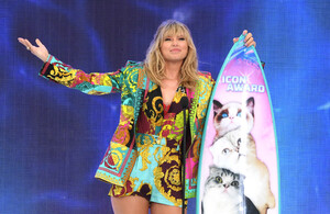 Taylor Swift accepts the Teen Choice Icon Award onstage during FOX's Teen Choice Awards 2019 on August 11, 2019 in Hermosa Beach, California. 3.jpg