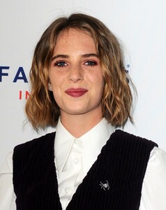 740full-maya-thurman--hawke (17).jpg