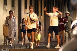 17281436-7357203-image-a-125_1565803225739 (1).jpg