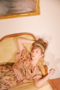 740full-maya-thurman--hawke (3).jpg