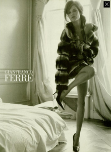 738516262_Gianfranco_Ferr_Fall_Winter_04_05_03.thumb.png.79a90e547f8d80bb642245976f994bef.png