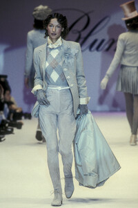 86712259_Blumarine1993WomenRTW158.thumb.jpg.c5bc25717d8de0950eb2a6ea43d2b388.jpg