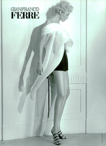 Rheims_Gianfranco_Ferre_Spring_Summer_1994_03.thumb.png.33d3bb3095d664683797f21284a46ec6.png
