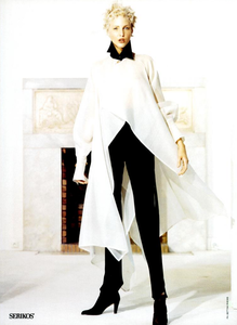 Rheims_Gianfranco_Ferre_Spring_Summer_1994_05.thumb.png.729713eb8213b068d49f704946fb36b5.png