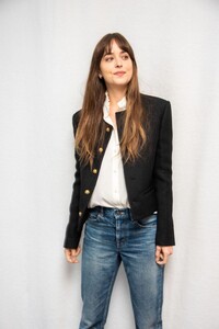 dakota-johnson-the-peanut-butter-falcon-press-conference-in-la-2019-2.jpg