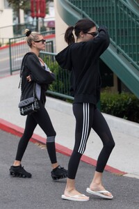 hailey-rhode-bieber-and-kendall-jenner-out-in-west-hollywood-08-19-2019-3.jpg