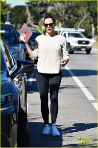 jennifer-garner-beverly-hills-august-2019-04.jpg