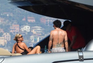 kate-moss-on-the-yacht-in-portofino-08-08-2019-0.jpg