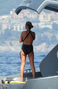 kate-moss-on-the-yacht-in-portofino-08-08-2019-4.jpg