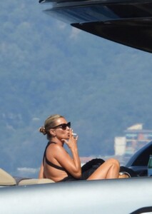 kate-moss-on-the-yacht-in-portofino-08-08-2019-7.jpg