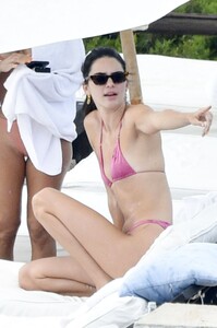 kendall-jenner-in-a-bikini-07-27-2019-4.jpg