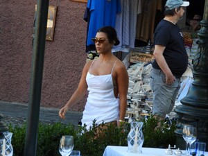 kourtney-kardashian-summer-style-out-in-portofino-08-03-2019-7.jpg
