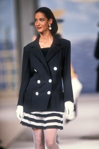 1248781771_Valentino1990HauteCouture44.thumb.jpg.7ffd68d4f09f2b868f5109cba6aa036c.jpg