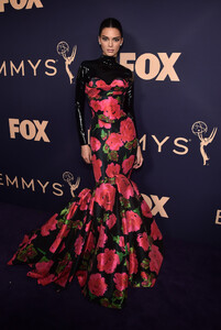 Kendall Jenner attends the 71st Emmy Awards at Microsoft Theater on September 22, 2019 in Los Angeles, California. 3.jpg