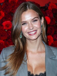 [9cbde6f86067494b8342b7dfa4cc788b] Victoria's Secret Angel Sara Sampaio Hosts The Bombshell Intense Launch Party.jpg