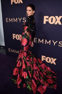 Kendall Jenner attends the 71st Emmy Awards at Microsoft Theater on September 22, 2019 in Los Angeles, California. 5.jpg
