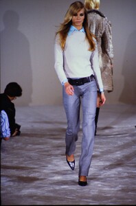2019116598_marc-jacobs-fw-1995-niki-taylor(9).thumb.jpg.4bfc56d9b5037f41e15e975d906a1a22.jpg