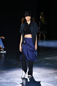 2082125981_RagBoneRunwaySeptember2019NewYorkFashionw1iNNgSGtBDx.thumb.jpg.da91674d6ea1520740df98a78e1813fb.jpg