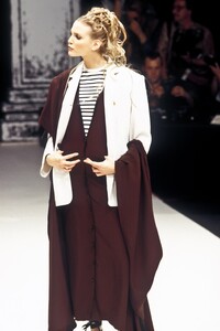 2090884763_JeanPaulGaultier1993WomenRTW7.thumb.jpg.4a50693669b0108919640f5b2ede4896.jpg