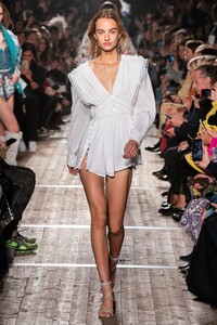 Maartje Verhoef Isabel Marant Spring 2020 RTW PFW 1.jpg