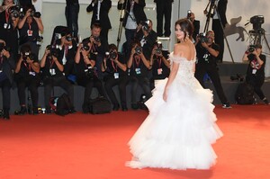         pen010919BZn image146.jpg