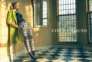 Jasmine-Sanders-Vince-Camuto-Fall-2019-Campaign06.jpg