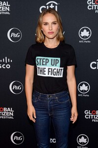 Natalie-Portman---2019-Global-Citizen-Festival_-Power-The-Movement-08.thumb.jpg.001bcfb2ffa27459c9ad20af044e3fea.jpg