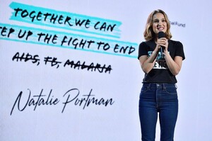Natalie-Portman---2019-Global-Citizen-Festival_-Power-The-Movement-09.thumb.jpg.b4491f3d7b08c116c6a29e6e6059fb0a.jpg