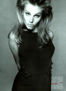 Seduzione_Meisel_Vogue_Italia_March_1994_04.thumb.png.123d4fb95c5bd8d7cd8226de75fa28bf.png