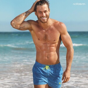 acrobata.oficial_50633123_1223513164490847_8381912941721653437_n.jpg