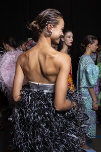 backstage-defile-prabal-gurung-printemps-ete-2020-new-york-coulisses-42.thumb.jpg.d4e6c17d486e758baac2481f57c6ab8c.jpg