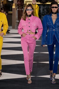 defile-balmain-printemps-ete-2020-paris-look-37.thumb.jpg.c92e53163ab1ffb9b895f069938db5b9.jpg