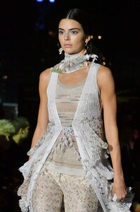 kendall-jenner-walks-missoni-show-in-milan-09-21-2019-7.jpg