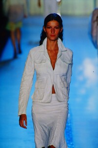 1098633480_dkny-ss-2000(16).thumb.jpg.1f5e7f9417be0f2acdf3baacf1771d0f.jpg