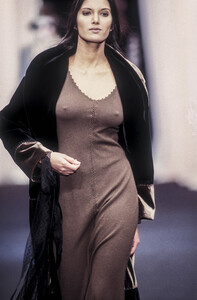 1427732967_AlbertaFerretti1993WomenRTW59.thumb.jpg.383d44736dd42dda596dd432fec4bdb2.jpg