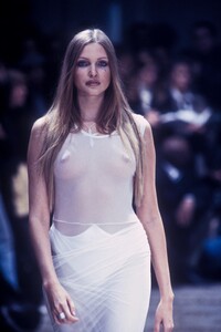 1537962754_HelmutLang1993WomenRTW6.thumb.jpg.cdfee1d2ee36ea11a1e02de99c198a89.jpg