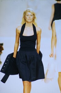 1681551299_bill-blass-spring-1996(6).thumb.jpg.ffe3c834c37d17c9577c9c3af17264b1.jpg