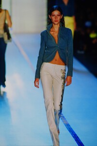 2145982607_dkny-ss-2000(3).thumb.jpg.0a3ed0ec5d5d8d4583980bbde950f4e3.jpg