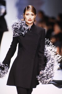 699049183_herve-leger-fw-1996(3).thumb.jpg.fc5e2b87c9551a869818ff75b817f695.jpg