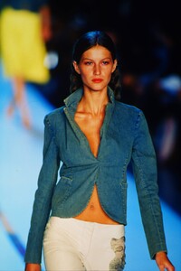973690978_dkny-ss-2000(2).thumb.jpg.c3dd2150d6716717b3b6a02e1790984b.jpg