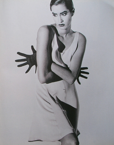 Silhouettes_Watson_Vogue_Italia_January_1991_06.thumb.png.bd035e635c0722339e3c8166cde09252.png