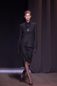 YVES-SAINT-LAURENT-FALL-2000-RTW-06-GISELE-BUNDCHEN-7385.jpg