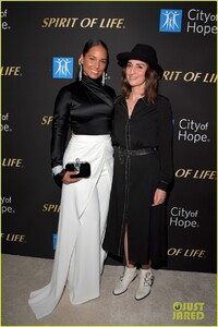 alicia-keys-sara-bareilles-city-hope-event-pics-12.jpg